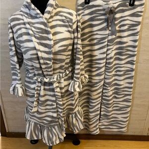NWT-K&C Pajama Set Zebra Print Robe and Bow-Tie  Pajama